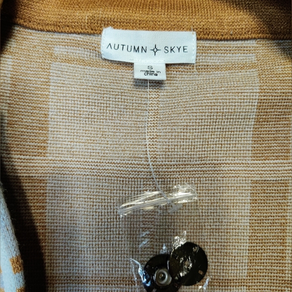 NWT Autumn Skye Tan, Grey and white Plaid Long Cardigan size Small - Picture 3 of 4